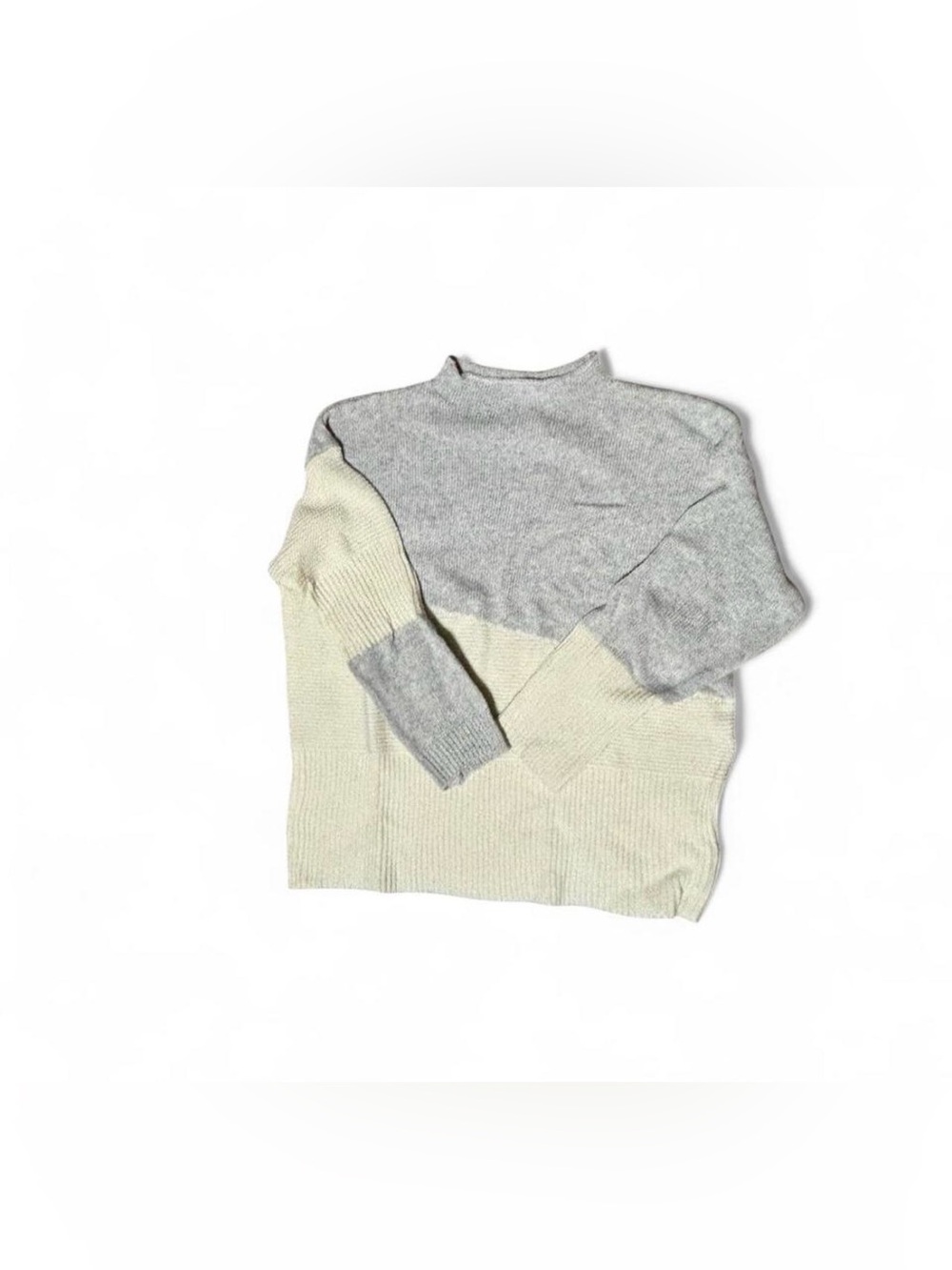 L Gray and cream acrylic sweater